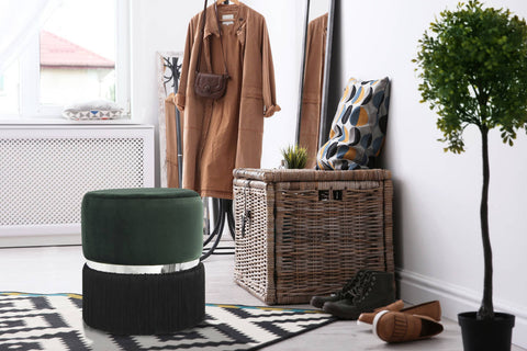 Sitzpouf Hocker Jim 137 Dunkelgrün / Schwarz / Silber Ambiente